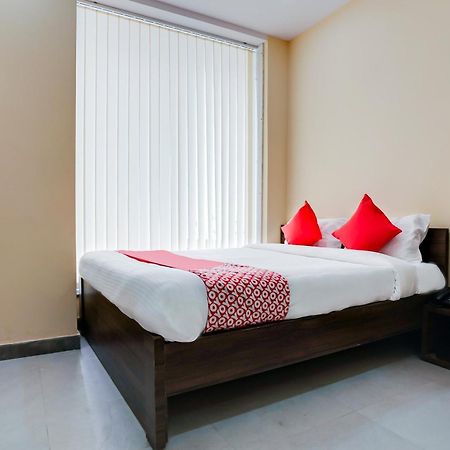 Sururnagar Hotel O Alekhya Residency Cafe Bahar מראה חיצוני תמונה