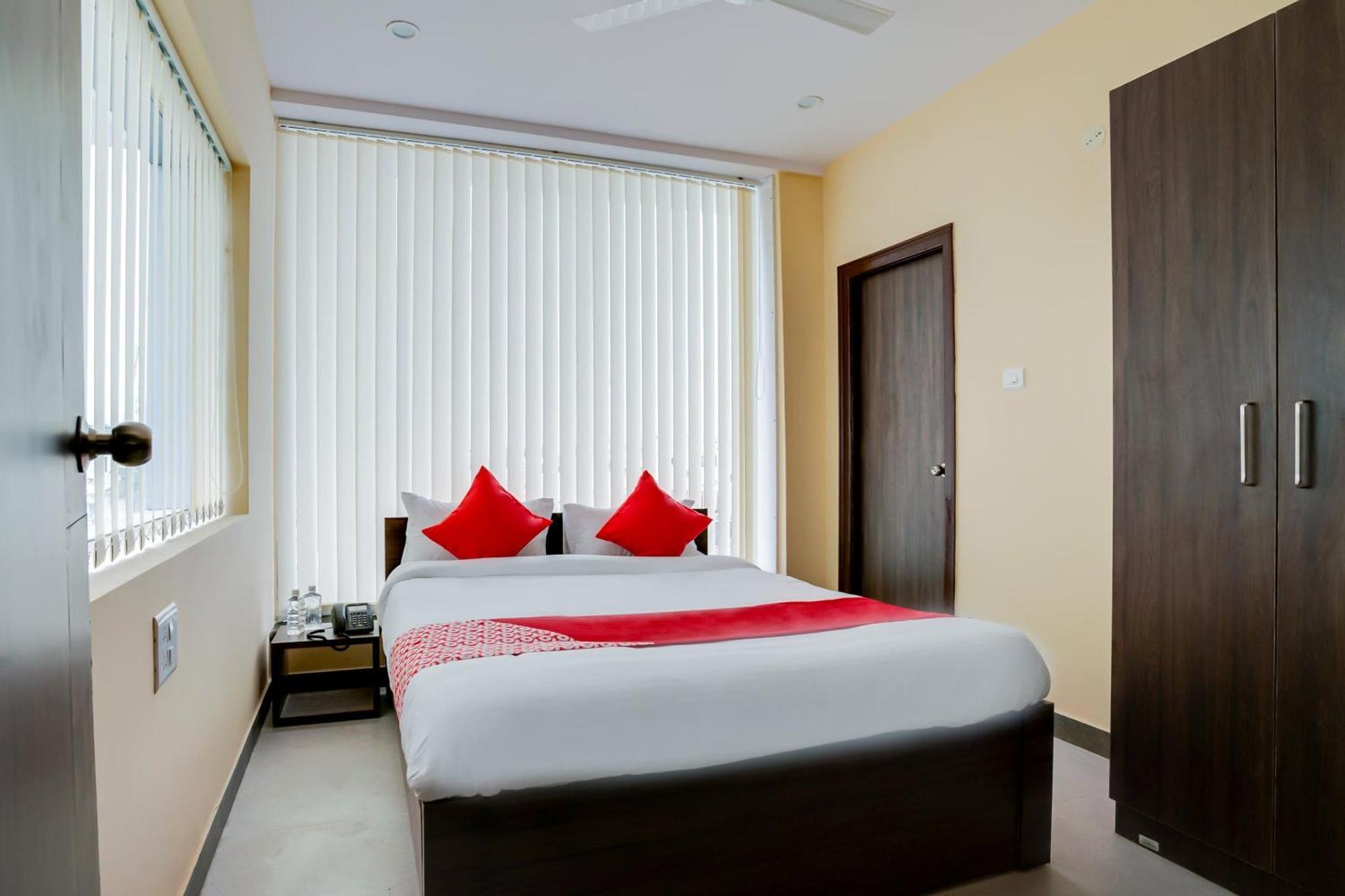 Sururnagar Hotel O Alekhya Residency Cafe Bahar מראה חיצוני תמונה