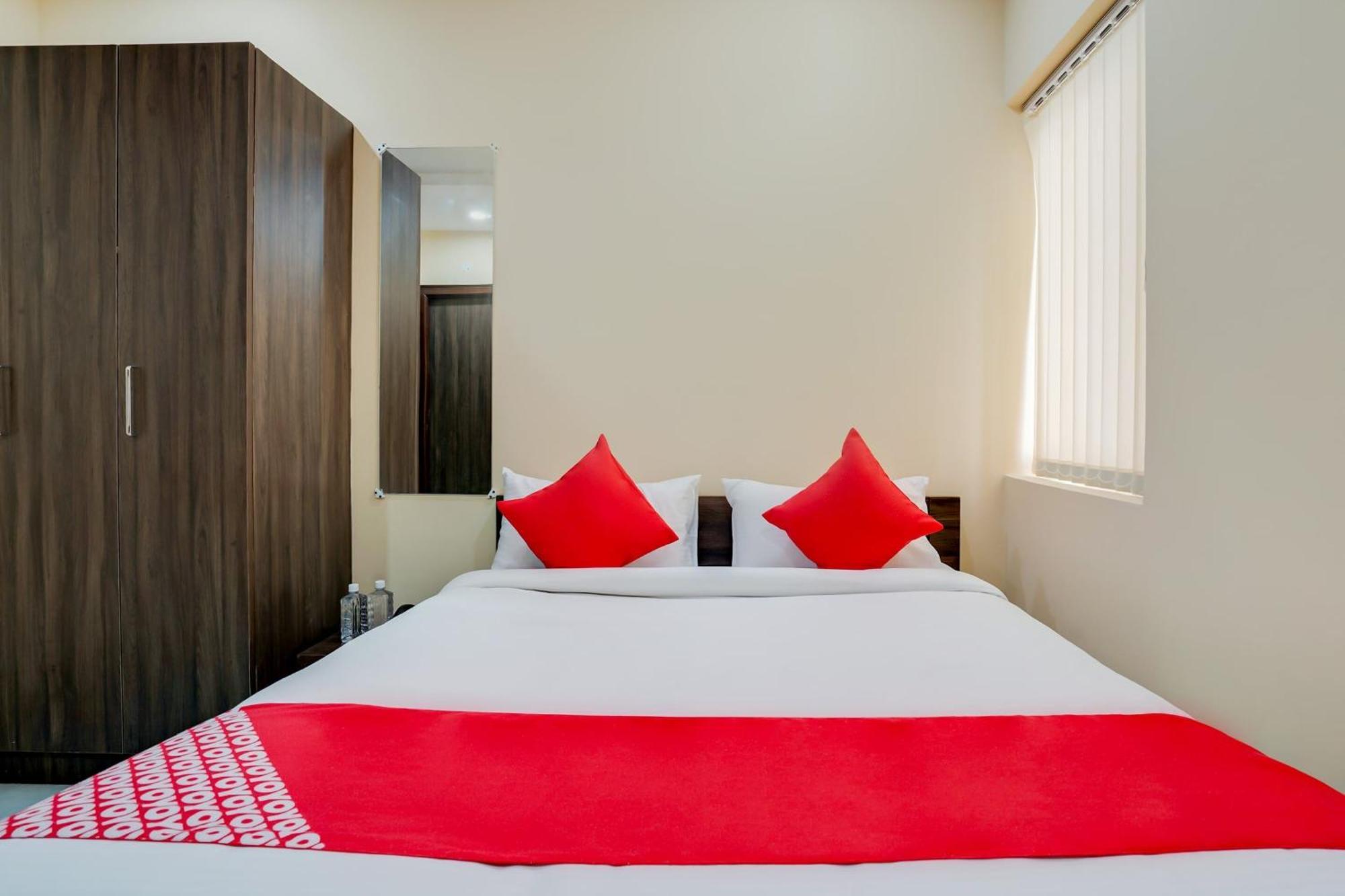 Sururnagar Hotel O Alekhya Residency Cafe Bahar מראה חיצוני תמונה