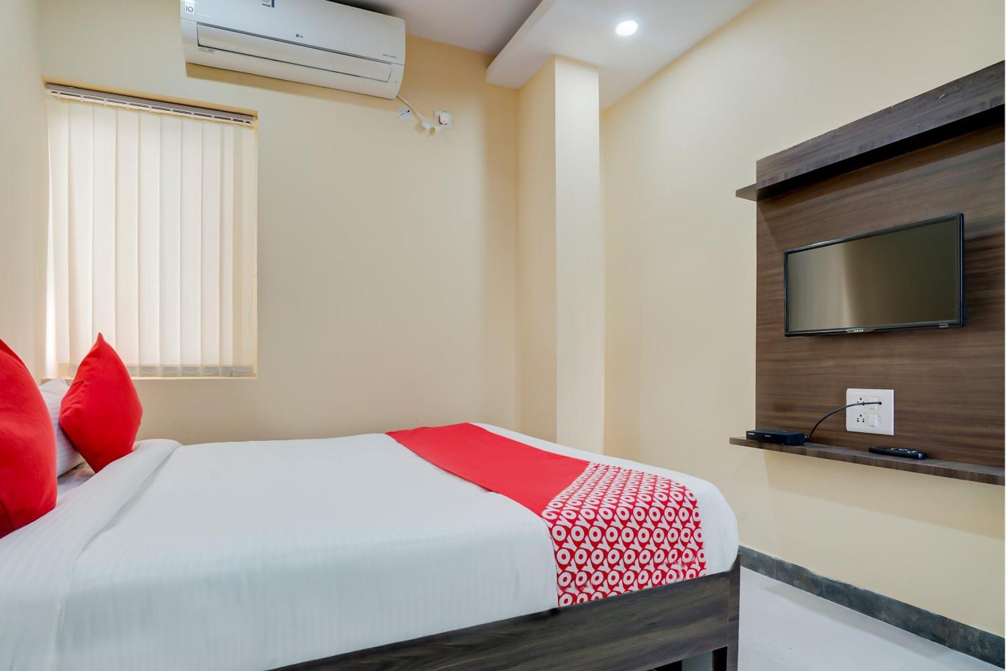 Sururnagar Hotel O Alekhya Residency Cafe Bahar מראה חיצוני תמונה