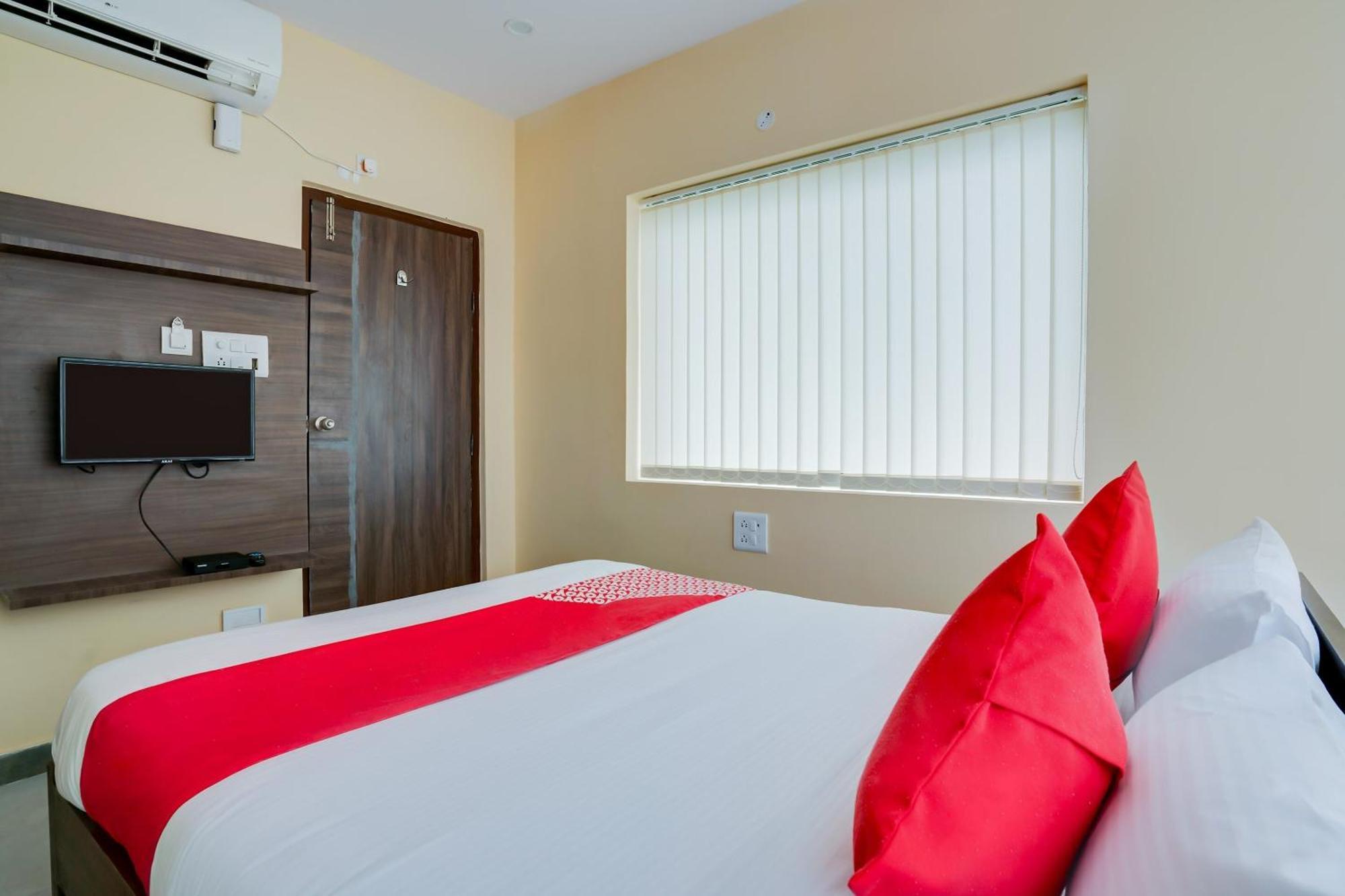 Sururnagar Hotel O Alekhya Residency Cafe Bahar מראה חיצוני תמונה