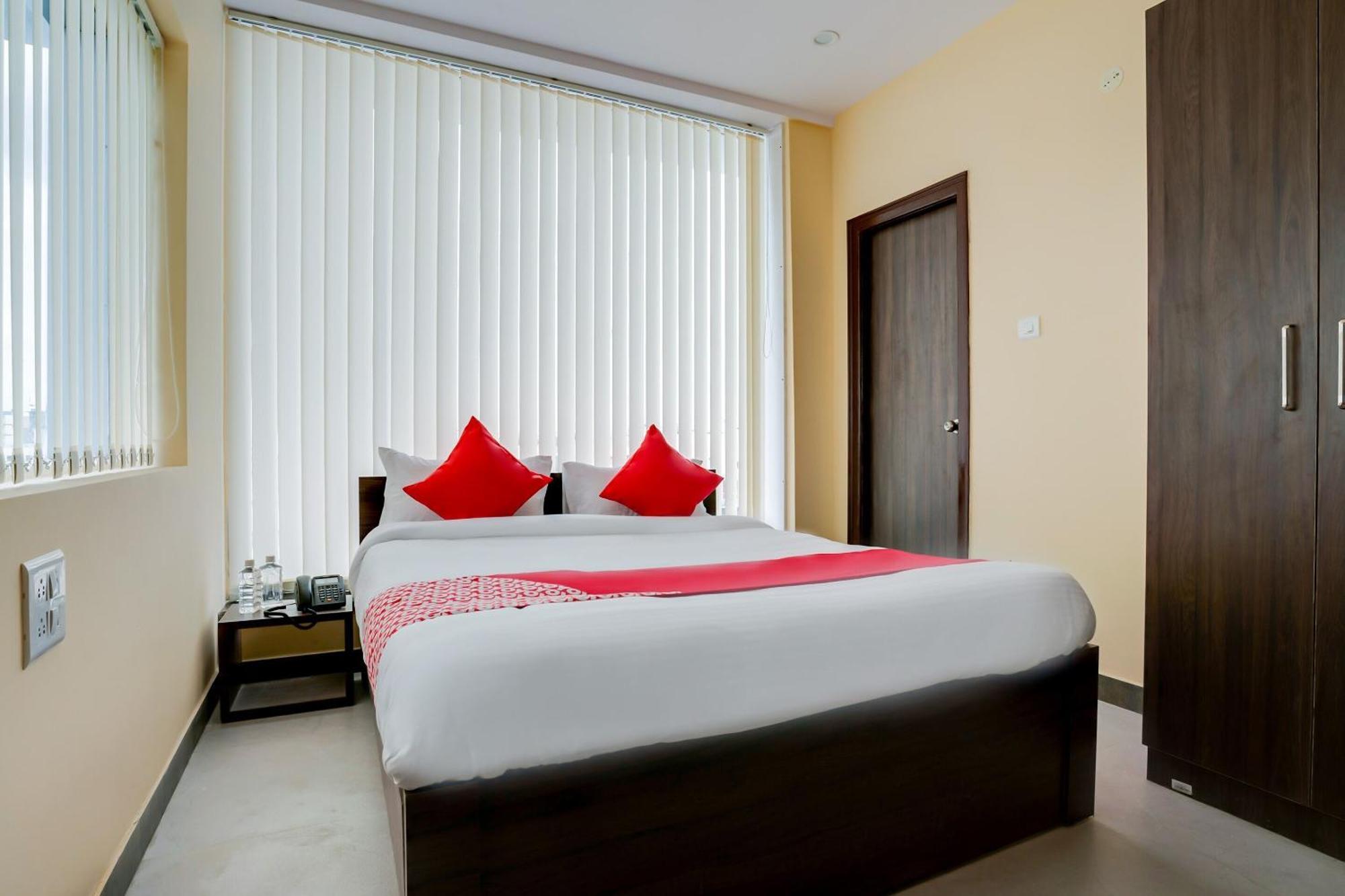Sururnagar Hotel O Alekhya Residency Cafe Bahar מראה חיצוני תמונה