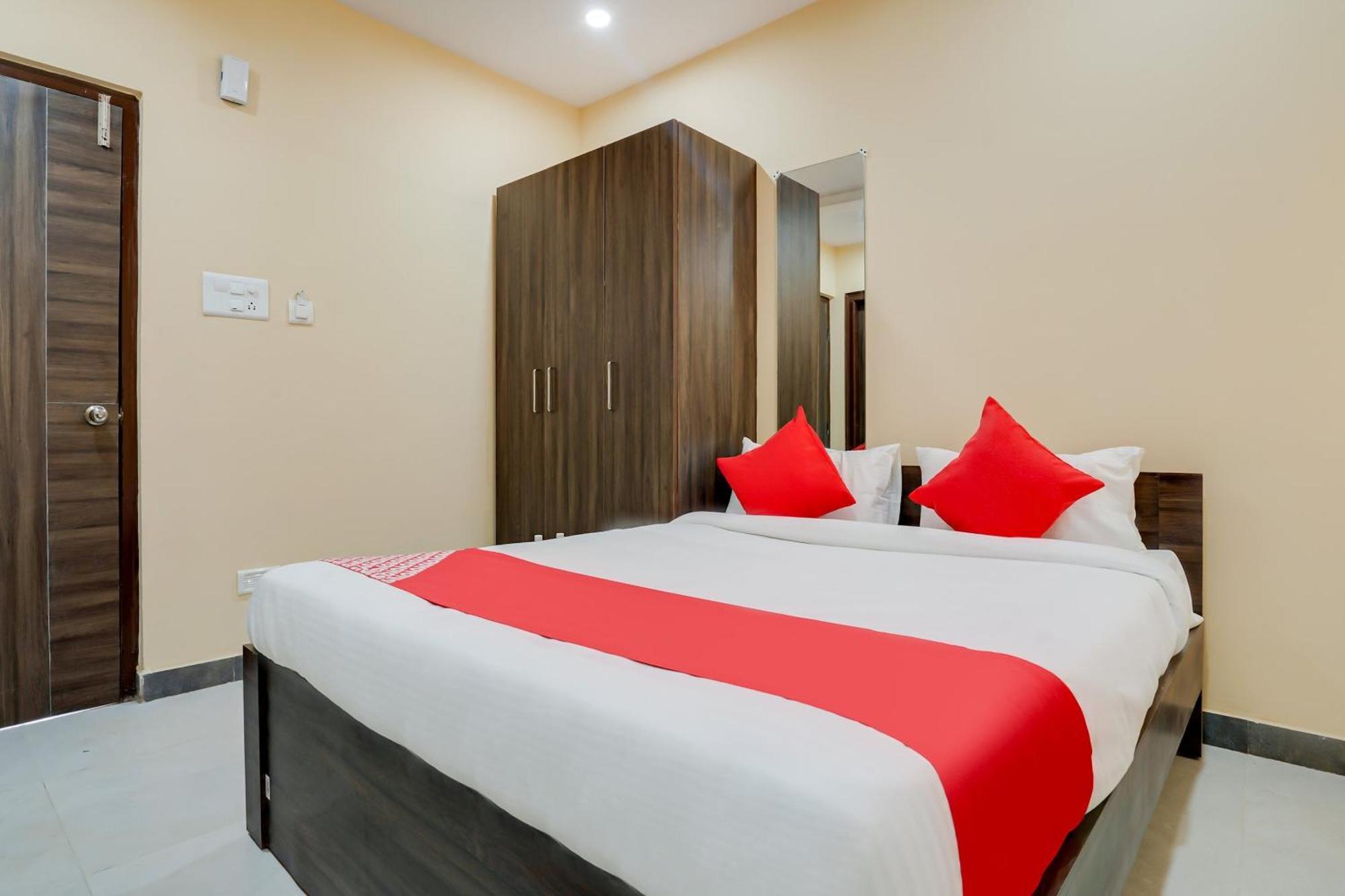 Sururnagar Hotel O Alekhya Residency Cafe Bahar מראה חיצוני תמונה