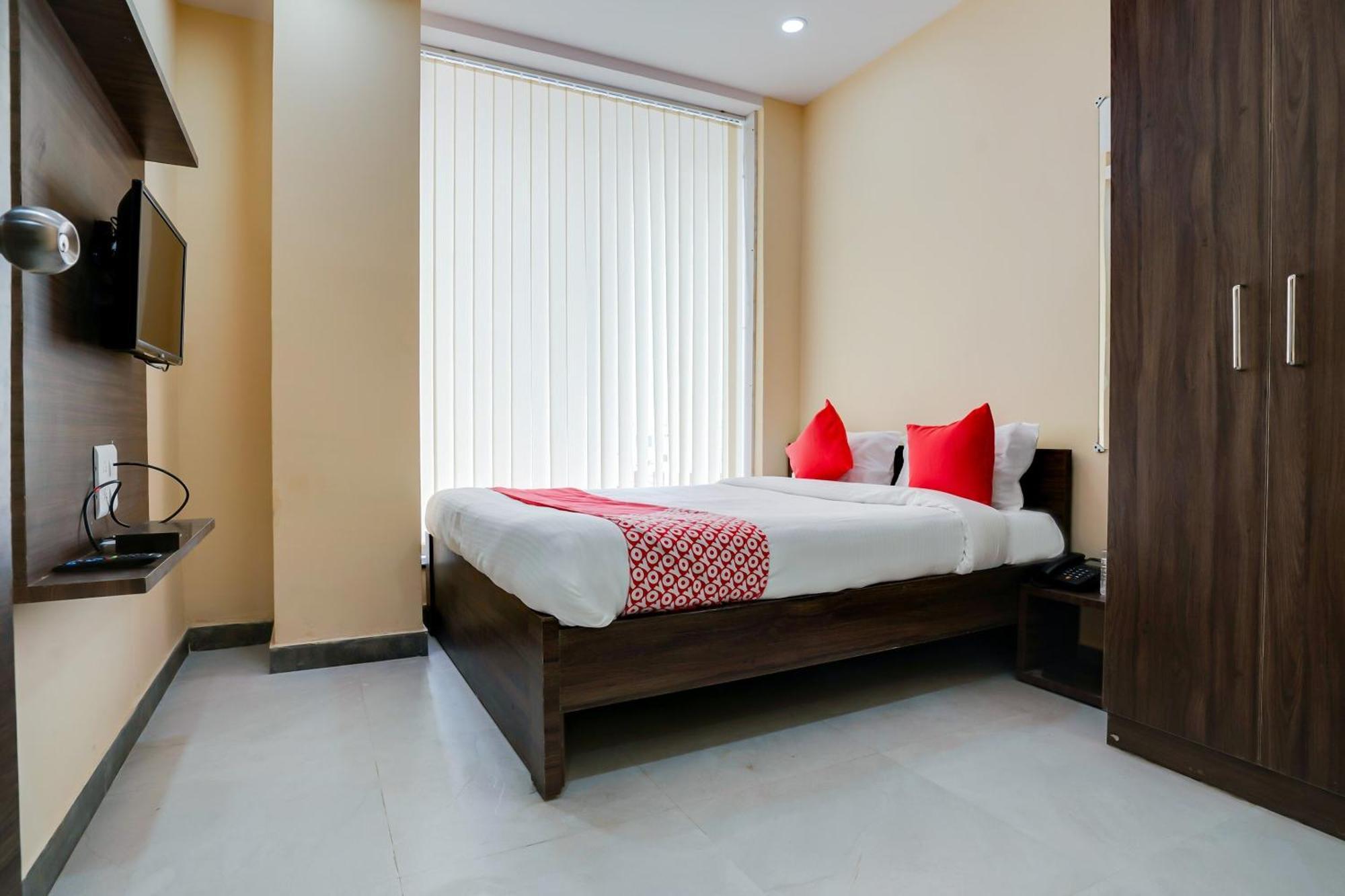 Sururnagar Hotel O Alekhya Residency Cafe Bahar מראה חיצוני תמונה