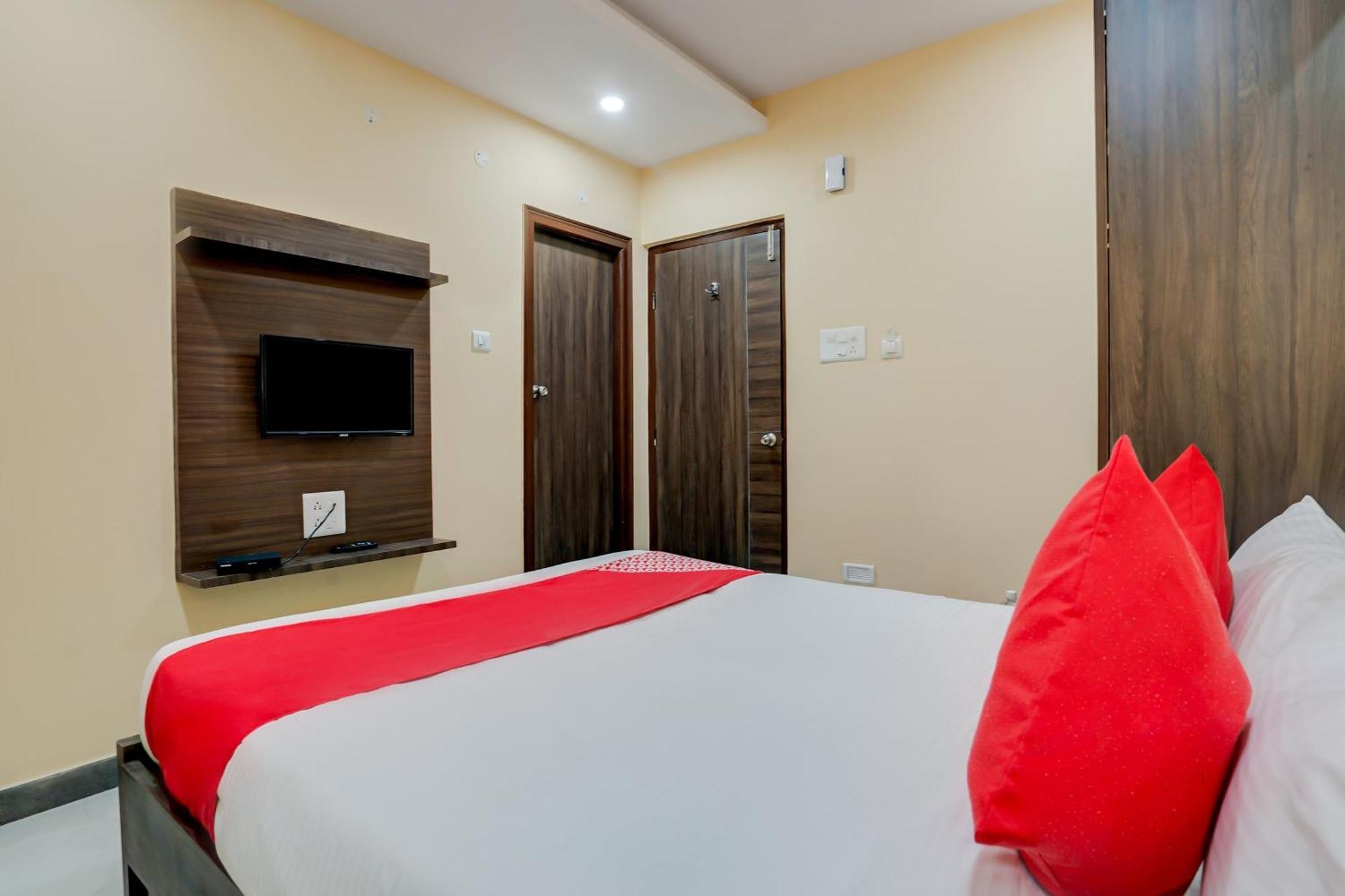 Sururnagar Hotel O Alekhya Residency Cafe Bahar מראה חיצוני תמונה