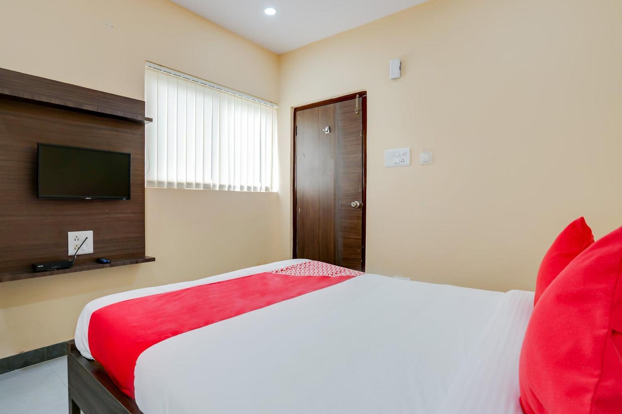 Sururnagar Hotel O Alekhya Residency Cafe Bahar מראה חיצוני תמונה