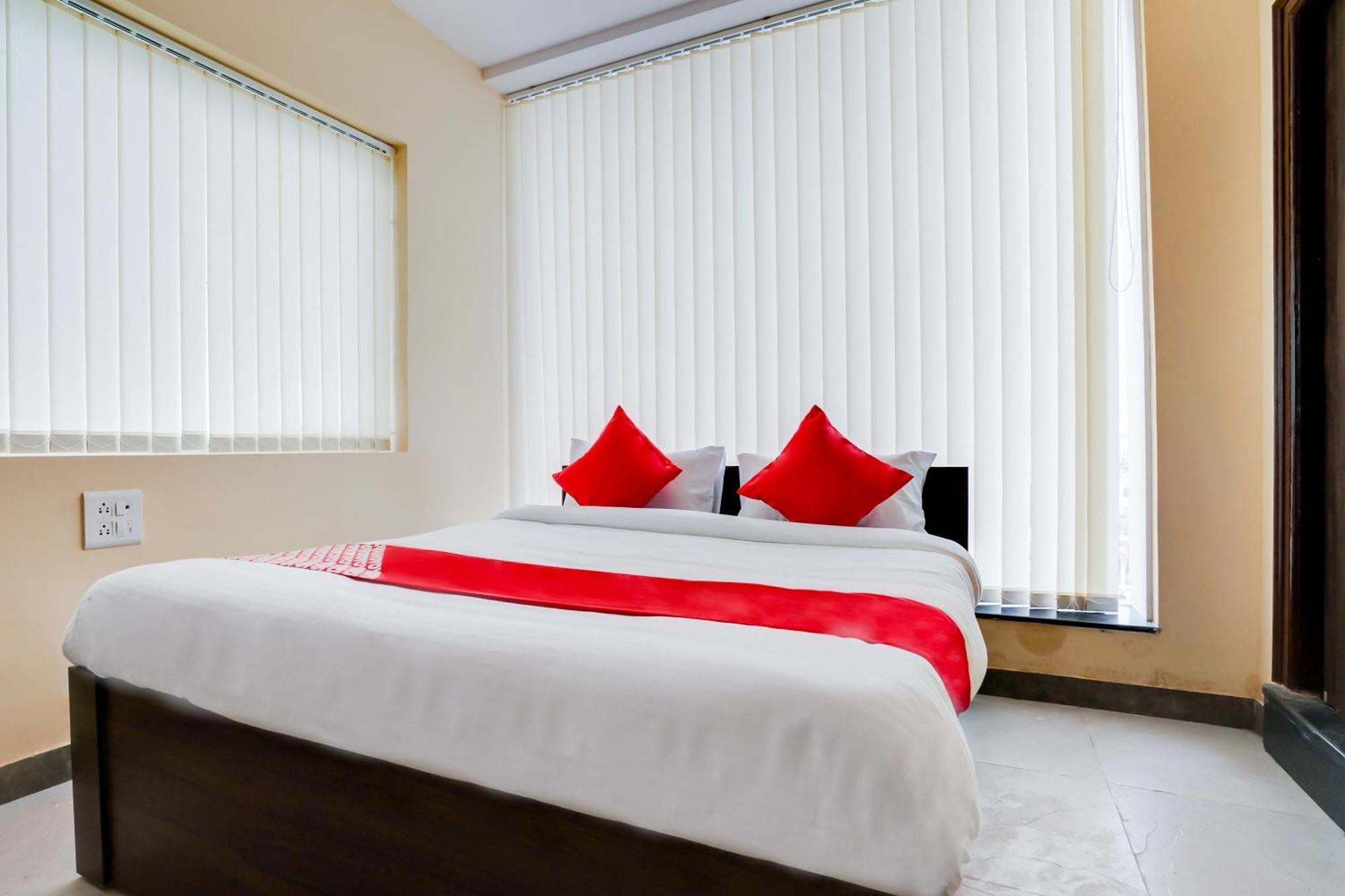 Sururnagar Hotel O Alekhya Residency Cafe Bahar מראה חיצוני תמונה
