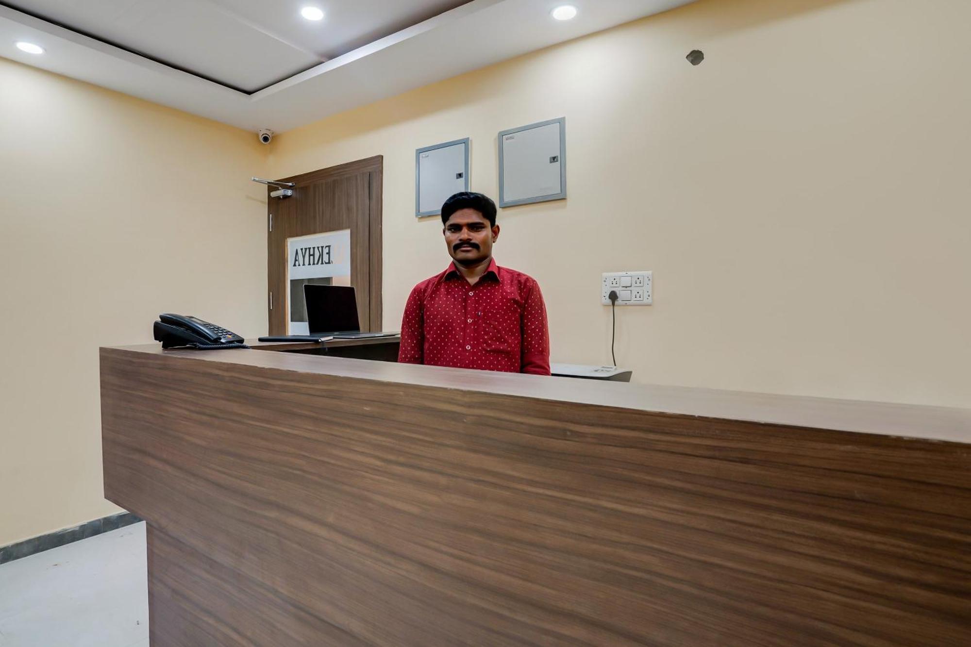 Sururnagar Hotel O Alekhya Residency Cafe Bahar מראה חיצוני תמונה