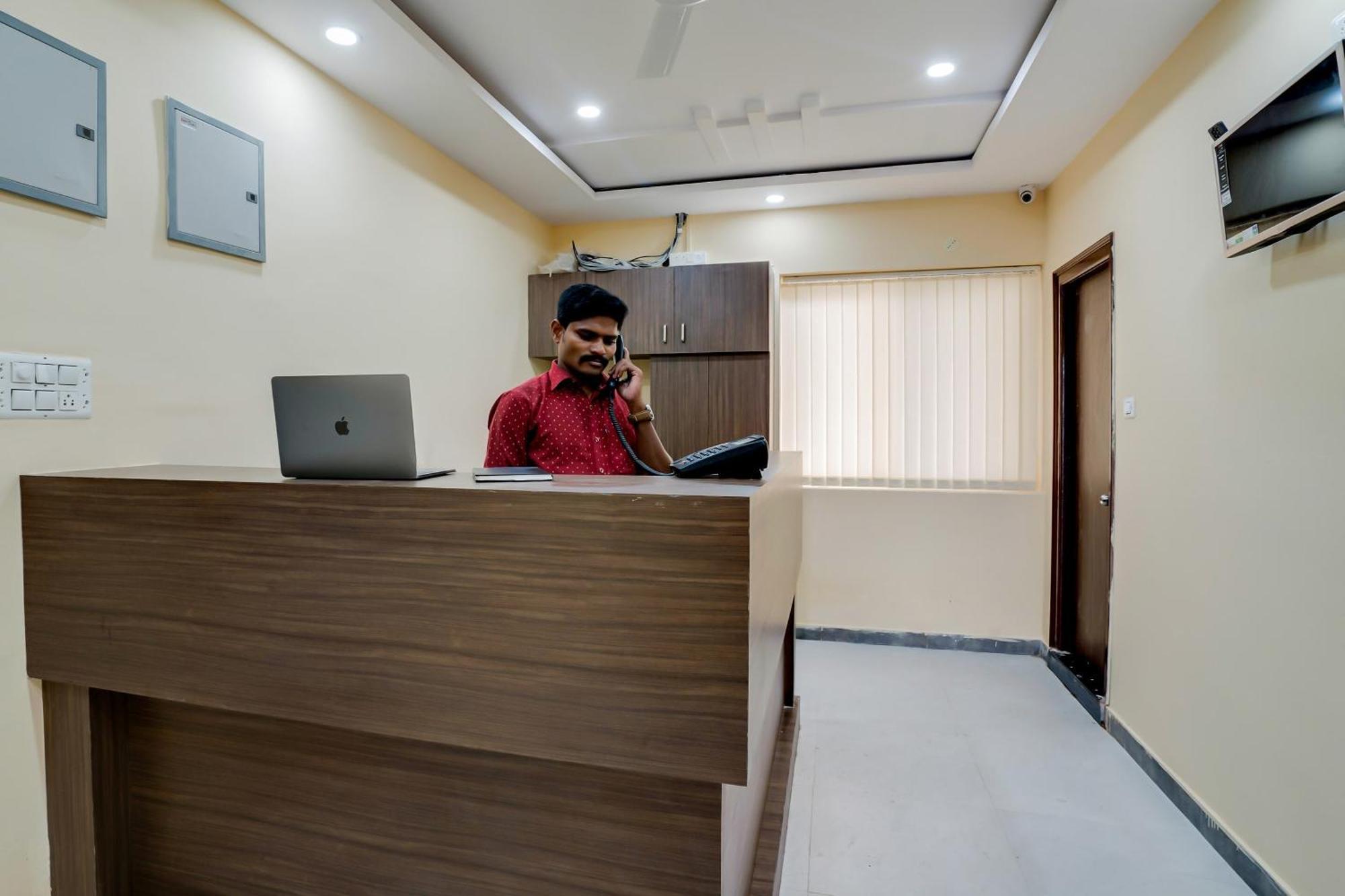 Sururnagar Hotel O Alekhya Residency Cafe Bahar מראה חיצוני תמונה